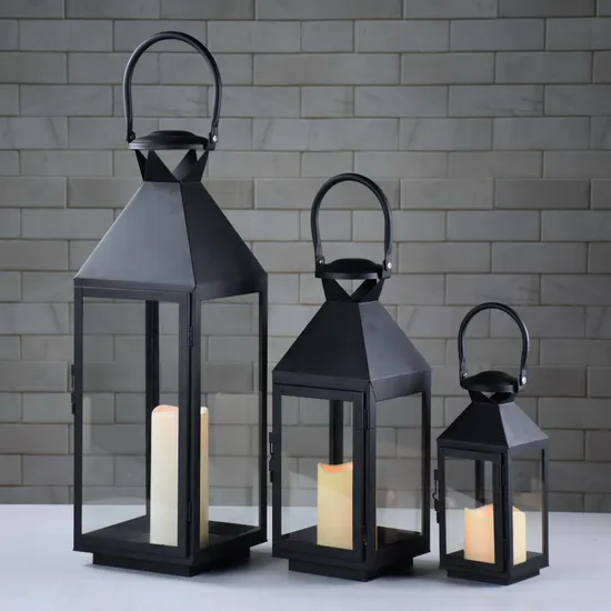 Kreative Persönlichkeit Tischlampe Kreuzspiegel Exotische marokkanische Lampe Stil Schwarz und Weiß Zweifarbige Schmiedeeisendekoration Nachthaus Dekorative Kerzenlaterne